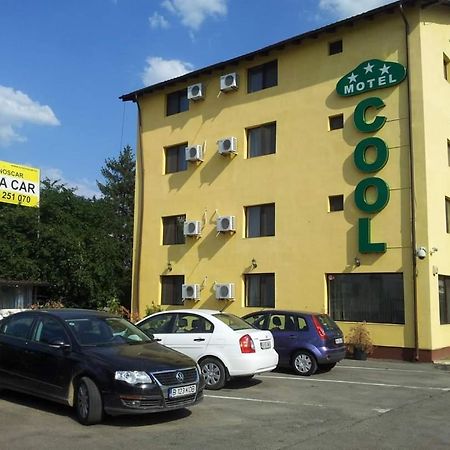 Motel Cool Bărcăneşti 外观 照片