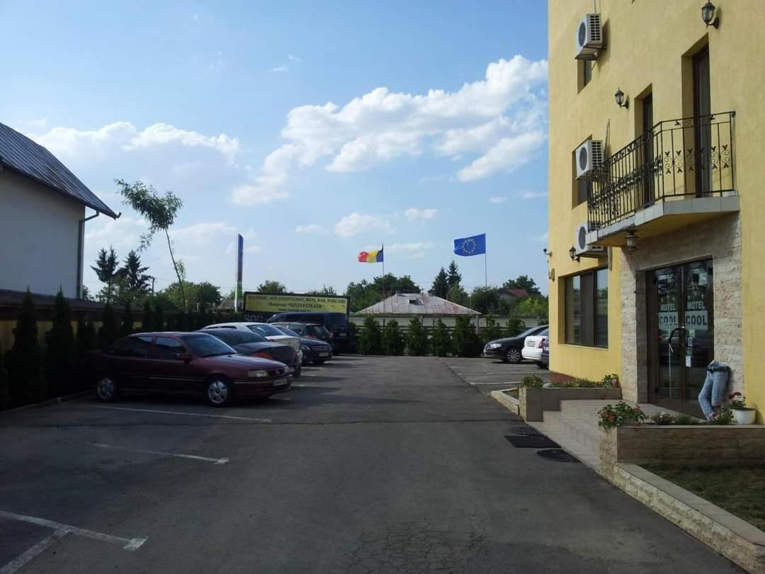 Motel Cool Bărcăneşti 外观 照片