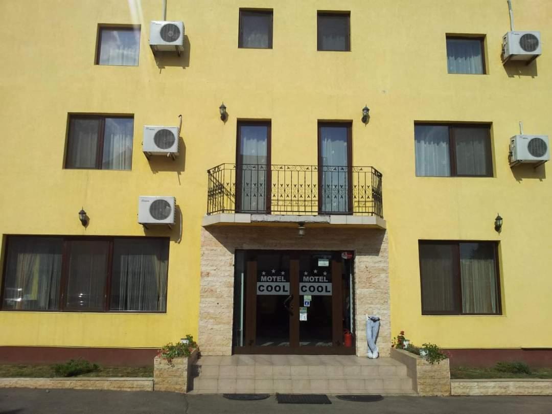 Motel Cool Bărcăneşti 外观 照片